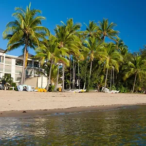 Island Views Beachfront Resort